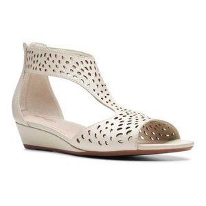 clarks abigail sandal